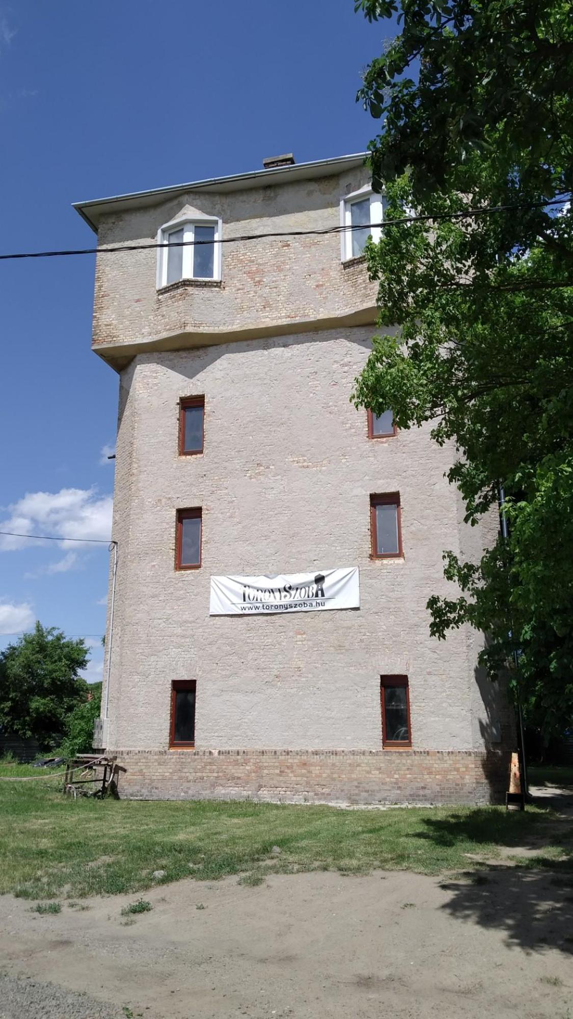 6292394cb12cb6444d67a932.jpg?width=2000&