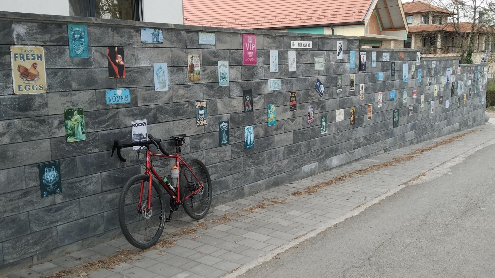 69bec3a6e41f9b42a96c745e.jpg?width=2000&